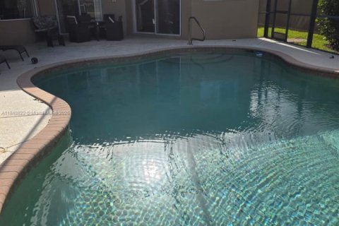 House in West Palm Beach, Florida 5 bedrooms, 299.98 sq.m. № 1850471 - photo 17