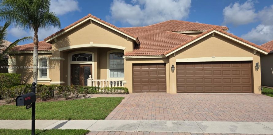 House in West Palm Beach, Florida 5 bedrooms, 299.98 sq.m. № 1850471