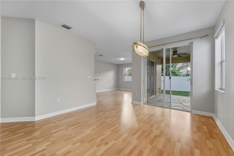 Casa en alquiler en Miramar, Florida, 3 dormitorios, 175.68 m2 № 2010729 - foto 5