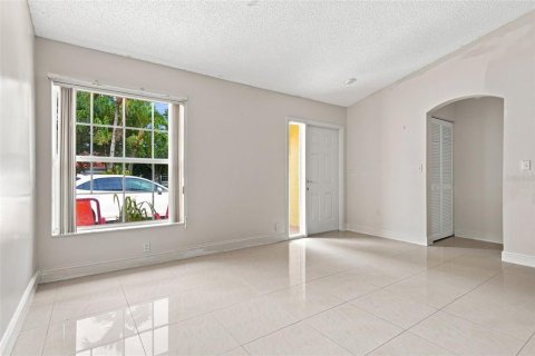 House in Miramar, Florida 3 bedrooms, 152.55 sq.m. № 2235832 - photo 7