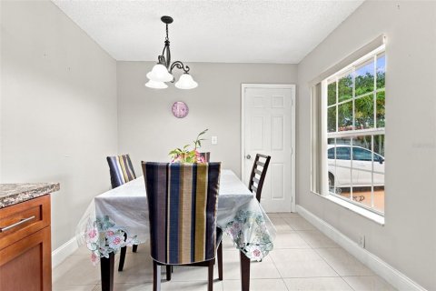 House in Miramar, Florida 3 bedrooms, 152.55 sq.m. № 2235832 - photo 17