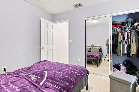 House in Miramar, Florida 3 bedrooms, 152.55 sq.m. № 2235832 - photo 24