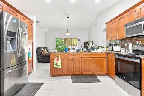 House in Miramar, Florida 3 bedrooms, 152.55 sq.m. № 2235832 - photo 20