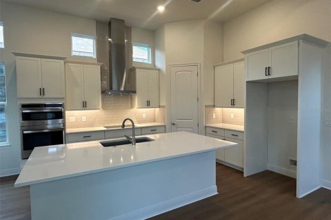 Casa en venta en Orlando, Florida, 5 dormitorios, 310.2 m2 № 1915852 - foto 4