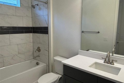 Casa en venta en Orlando, Florida, 5 dormitorios, 310.2 m2 № 1915852 - foto 11