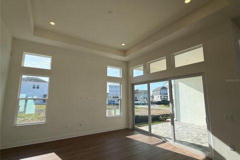 Casa en venta en Orlando, Florida, 5 dormitorios, 310.2 m2 № 1915852 - foto 2