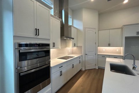 Casa en venta en Orlando, Florida, 5 dormitorios, 310.2 m2 № 1915852 - foto 5
