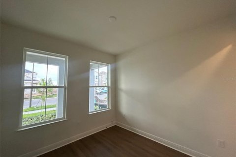Casa en venta en Orlando, Florida, 5 dormitorios, 310.2 m2 № 1915852 - foto 10
