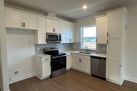 Casa en venta en Orlando, Florida, 5 dormitorios, 310.2 m2 № 1915852 - foto 19