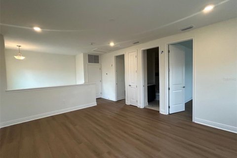 Casa en venta en Orlando, Florida, 5 dormitorios, 310.2 m2 № 1915852 - foto 13