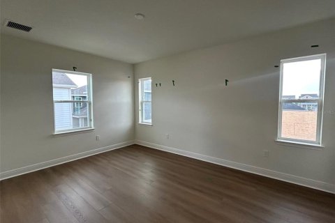 Casa en venta en Orlando, Florida, 5 dormitorios, 310.2 m2 № 1915852 - foto 22