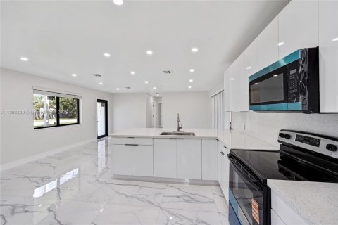 Снять в аренду виллу или дом в Плантация, Флорида 3 спальни, 182.37м2, № 1954782 - фото 14