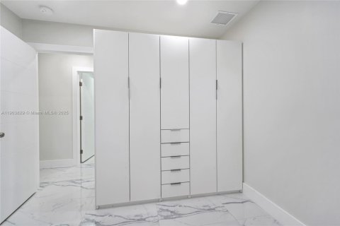 Снять в аренду виллу или дом в Плантация, Флорида 3 спальни, 182.37м2, № 1954782 - фото 21