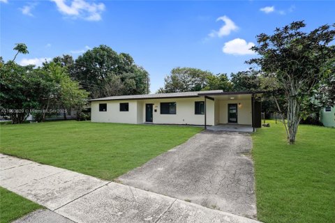 Снять в аренду виллу или дом в Плантация, Флорида 3 спальни, 182.37м2, № 1954782 - фото 1