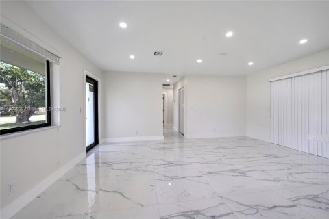 Снять в аренду виллу или дом в Плантация, Флорида 3 спальни, 182.37м2, № 1954782 - фото 5