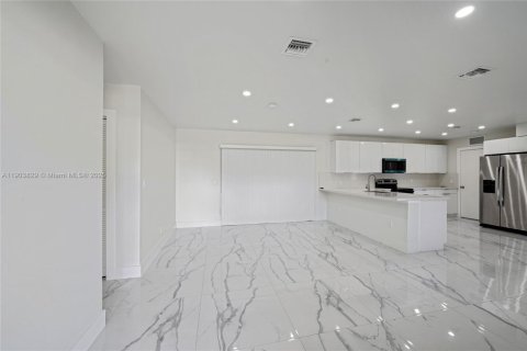 Снять в аренду виллу или дом в Плантация, Флорида 3 спальни, 182.37м2, № 1954782 - фото 4