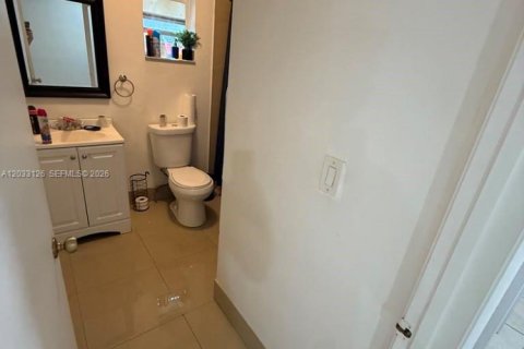 Снять в аренду виллу или дом в Хайалиа, Флорида 3 спальни, 126.81м2, № 2077966 - фото 7