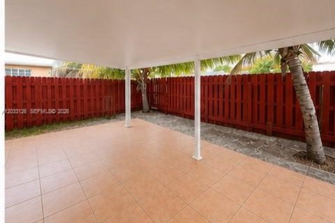 Снять в аренду виллу или дом в Хайалиа, Флорида 3 спальни, 126.81м2, № 2077966 - фото 10