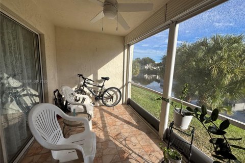 Купить кондоминиум в Тамарак, Флорида 2 спальни, 106.09м2, № 1996833 - фото 27