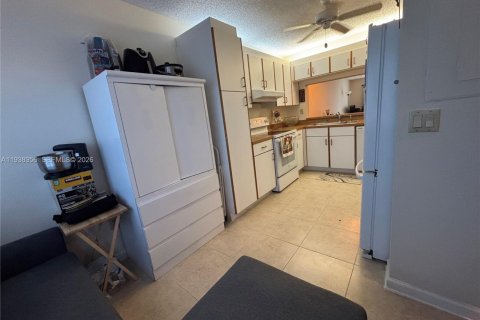 Copropriété à vendre à Tamarac, Floride: 2 chambres, 106.09 m2 № 1996833 - photo 18