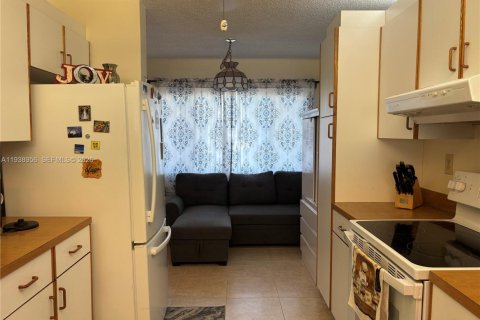 Copropriété à vendre à Tamarac, Floride: 2 chambres, 106.09 m2 № 1996833 - photo 8