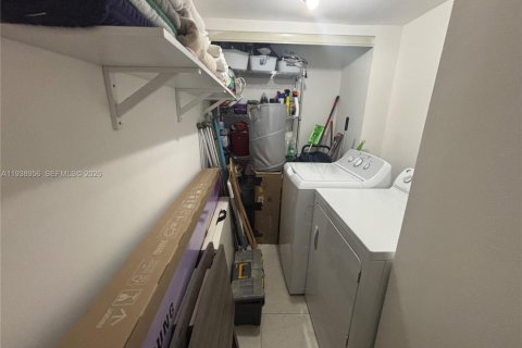 Copropriété à vendre à Tamarac, Floride: 2 chambres, 106.09 m2 № 1996833 - photo 16