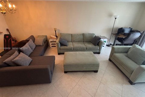 Copropriété à vendre à Tamarac, Floride: 2 chambres, 106.09 m2 № 1996833 - photo 5