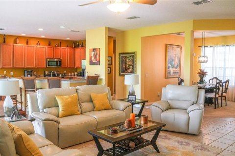 House in Clermont, Florida 4 bedrooms, 284.37 sq.m. № 1551421 - photo 4