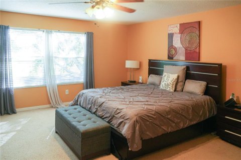 House in Clermont, Florida 4 bedrooms, 284.37 sq.m. № 1551421 - photo 11