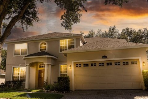 House in Clermont, Florida 4 bedrooms, 284.37 sq.m. № 1551421 - photo 1