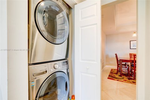 Condominio en venta en Aventura, Florida, 2 dormitorios, 144.93 m2 № 1980278 - foto 19