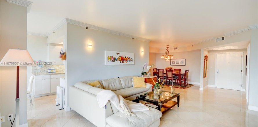 Condominio en Aventura, Florida, 2 dormitorios  № 1980278