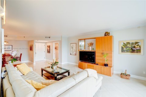 Condominio en venta en Aventura, Florida, 2 dormitorios, 144.93 m2 № 1980278 - foto 3