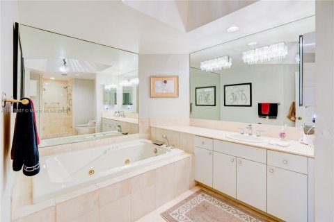 Condominio en venta en Aventura, Florida, 2 dormitorios, 144.93 m2 № 1980278 - foto 16