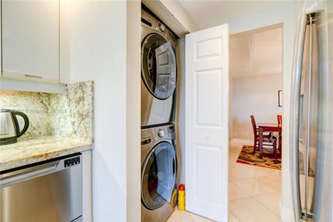 Condominio en venta en Aventura, Florida, 2 dormitorios, 144.93 m2 № 1980278 - foto 20