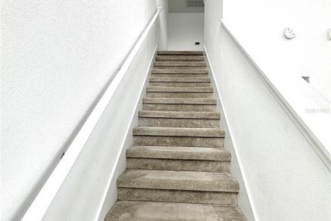 Adosado en alquiler en Orlando, Florida, 4 dormitorios, 213.95 m2 № 1825150 - foto 13
