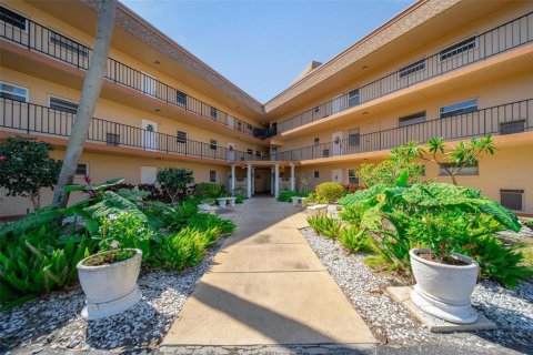 Copropriété à vendre à Saint Petersburg, Floride: 2 chambres, 138.89 m2 № 2135289 - photo 30