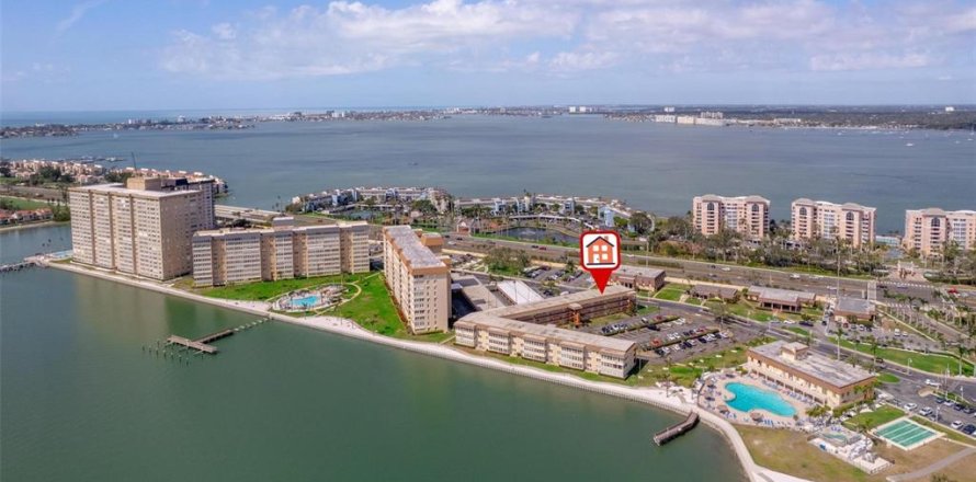 Condo à Saint Petersburg, Floride, 2 chambres  № 2135289