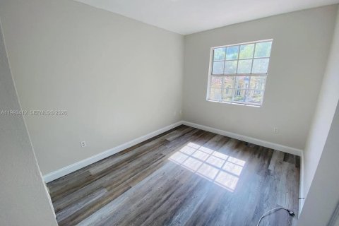 Touwnhouse à vendre à Miramar, Floride: 3 chambres, 148.74 m2 № 2091325 - photo 21