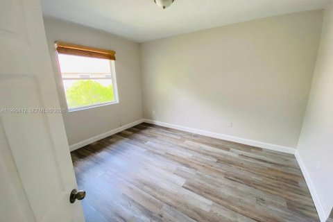 Touwnhouse à vendre à Miramar, Floride: 3 chambres, 148.74 m2 № 2091325 - photo 24