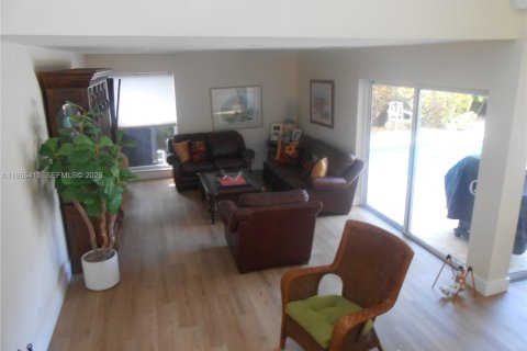 Villa ou maison à vendre à Hollywood, Floride: 3 chambres, 224.82 m2 № 2030447 - photo 4