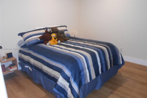 Villa ou maison à vendre à Hollywood, Floride: 3 chambres, 224.82 m2 № 2030447 - photo 13