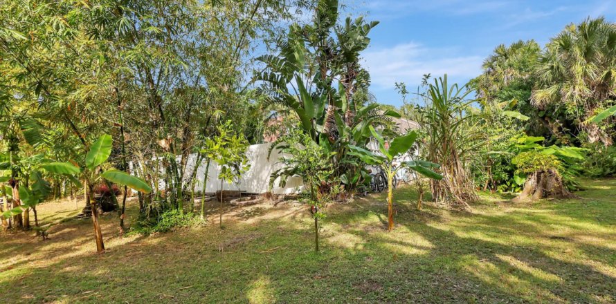 House in Fort Pierce, Florida 3 bedrooms, 154.59 sq.m. № 1065938