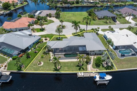 Villa ou maison à vendre à Punta Gorda, Floride: 3 chambres, 214.42 m2 № 1829988 - photo 11