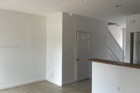 Townhouse in Homestead, Florida 2 bedrooms, 113.71 sq.m. № 1855335 - photo 12