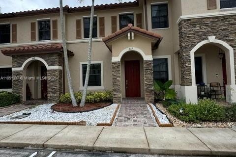 Townhouse in Homestead, Florida 2 bedrooms, 113.71 sq.m. № 1855335 - photo 1