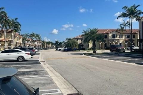 Townhouse in Homestead, Florida 2 bedrooms, 113.71 sq.m. № 1855335 - photo 25