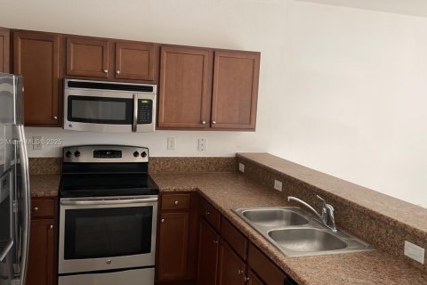 Townhouse in Homestead, Florida 2 bedrooms, 113.71 sq.m. № 1855335 - photo 6