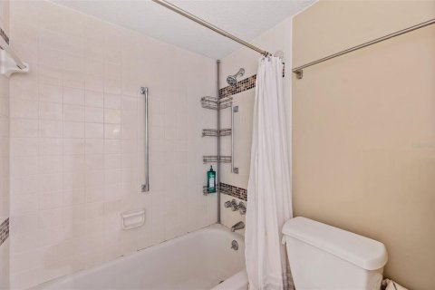 Condo in Dunedin, Florida, 2 bedrooms  № 1853108 - photo 25