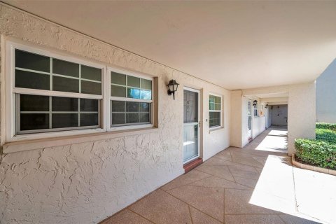 Condo in Dunedin, Florida, 2 bedrooms  № 1853108 - photo 5